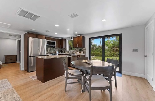 Tampa Casa | Cozy 2BR Tampa Retreat, Pet-Friendly & Near Downtown