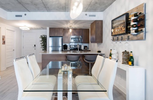 Latin Quarter Condominio | Cozy 3 1/2 unit with unbeatable location right in the Quartier des Spectacles.