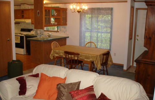 Farrandsville Casa | Cozy Mountain Retreat cerca de Lock Haven, PA -3 dormitorios / 2 baños completos