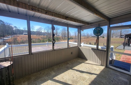 Negreet Casa | Cozy 3-bedroom 2 bath,5beds mobile home. Close to a boat launch. Covered parking