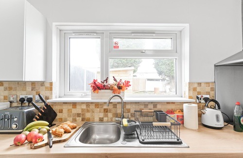 Dudley Casa | Cozy 3 Bedroom Entire House For Short and Long Stay