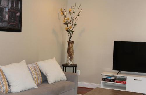 Nauck Apartamento | Cozy 3 Bedroom Min to National Mall Great Location and Free Parking