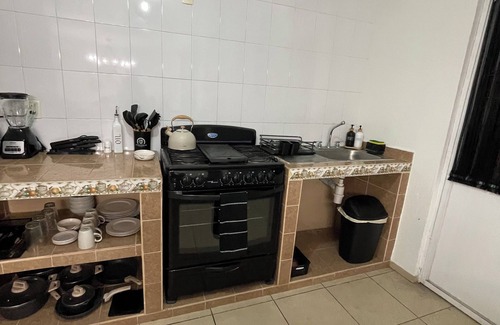 El Pueblito Casa | Cozy 3-bedroom Roxbury House with WiFi, AC Pet friendly.