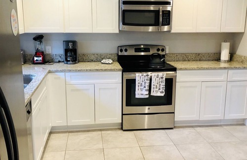 Fairvilla Casa | Cozy 3 bedroom second floor unit