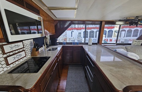 Whitney Beach Alquiler De Eote | Cozy 3-bedroom boat on Anna Maria Island