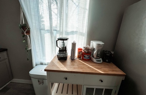 Beech Grove Casa | Cozy 3 BR home in a small town, 8 minutes from downtown Indy/ fountain square