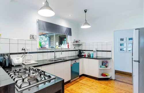 Mentone Casa | Cozy 3B Family Home in Mentone Garden*FreeParking