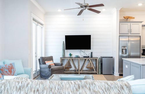 WaterSound Beach Casa | Cozy 3bed townhome close to beach/step from Hub