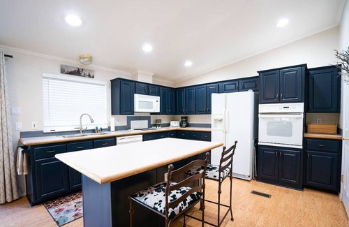 Buena Vista Casa | The Bear's Den is your home away from home