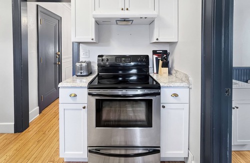 Des Moines Apartamento | Cozy 3BR Home by Ingersoll Restaurant Scene