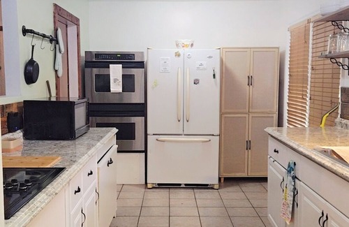 Kings Grant Casa | Cozy 3BR near the beach + downtown Wilmington Riverwalk with firepit + hammock