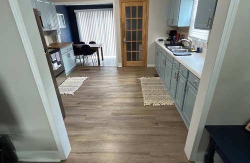 Decatur Casa | Cozy 3BR Retreat Pet-Friendly Fenced Yard Parking