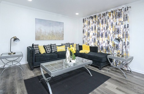 Union City Casa | Cozy 3BR Townhouse Minutes from Downtown & Airport