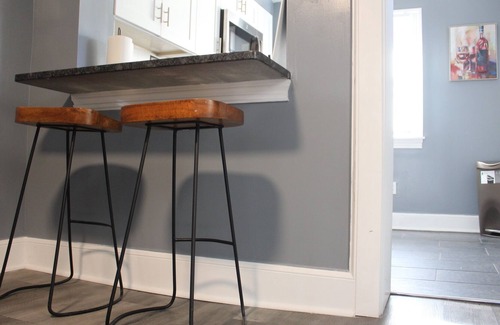 Kensington Casa | COZY 3BR Townhouse with HOT TUB! Free Disney+ &Netflix!