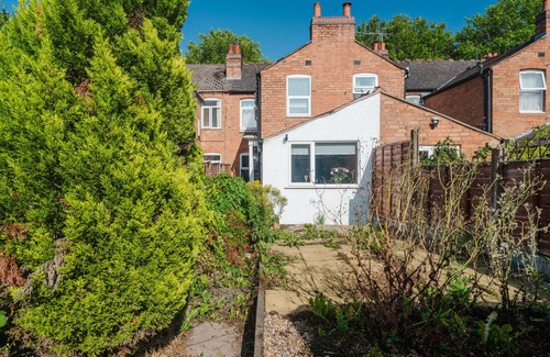 Bloxwich Casa | Cozy 4 bed house in Birmingham for trade stays