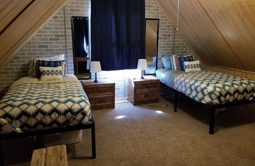 Cassville Casa | Cozy 4 bedroom 1.5 bath home. Walking distance from downtown. Pet friendly