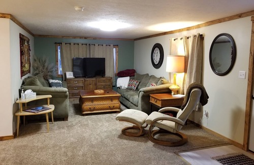 Cassville Casa | Cozy 4 bedroom 1.5 bath home. Walking distance from downtown. Pet friendly