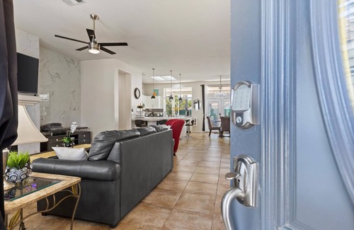 Greenacres Casa | Cozy 4BR/2BA Near Belcourt Seven Oaks