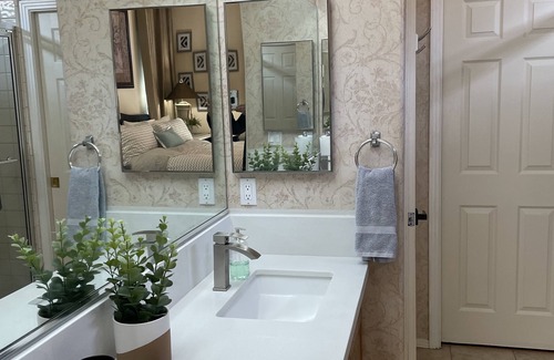 Greenacres Casa | Cozy 4BR/2BA Near Belcourt Seven Oaks