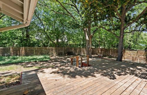 Parker Lane Apartamento | Cozy 5BR Home Sleeps 12 Near Downtown Austin and Tesla