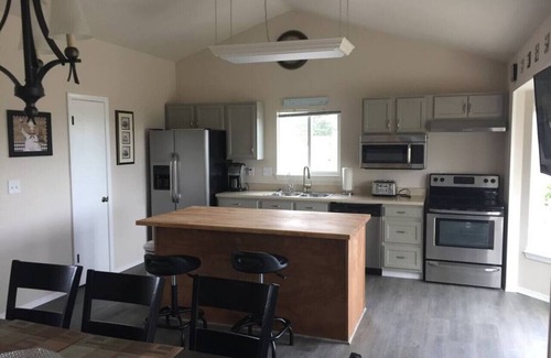 Cheyenne Meadows Casa | Cozy 5BR w/ Hot Tub, Gym, BBQ, Mountain Views, Near Shops & Attractions