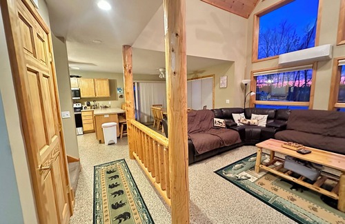 Hill City Cabina | Cozy A- frame cabin on Hill Lake