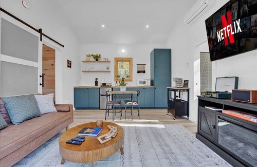 Damascus Cabina | Cozy A-Frame | Hot Tub, Fire Pit & Pet-Friendly