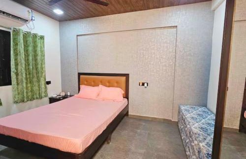 Andheri West Apartamento | Cozy AC Studio W/ Kitchenette Nr Kokilaben Hosp.