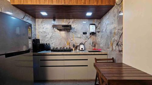 Andheri West Apartamento | Cozy AC Studio W/ Kitchenette Nr Kokilaben Hosp.