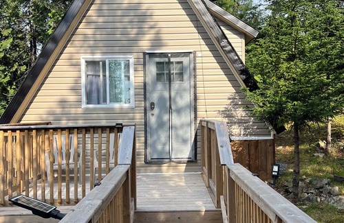 Saint John Cabina | Cozy Aframe-1 bedroom, full bathroom, kitchenette cabin with WiFi in Saint John