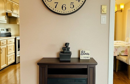 Terra Nova Casa | Cozy Airport Heights stay, 3 minutes to Airport