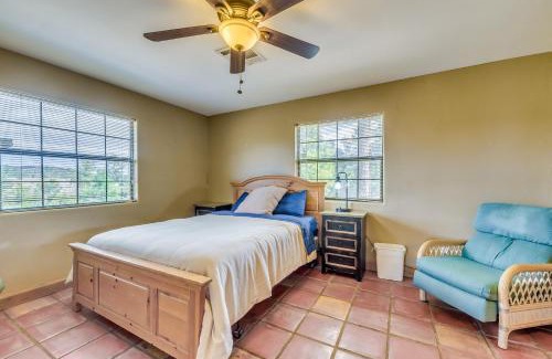 Alto Casa | Cozy Alto Cabin with Grill and Mtn Views 2 Mi to Lake