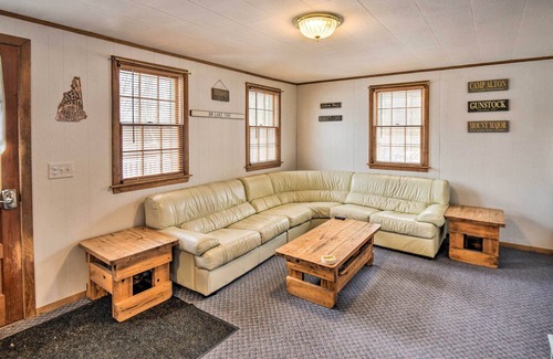 West Alton Casa | Cozy Alton Vacation Home w/ Sunroom!