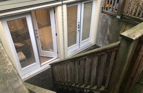 Grandview-Woodland Casa | Cozy and chic basement suite on commercial drive