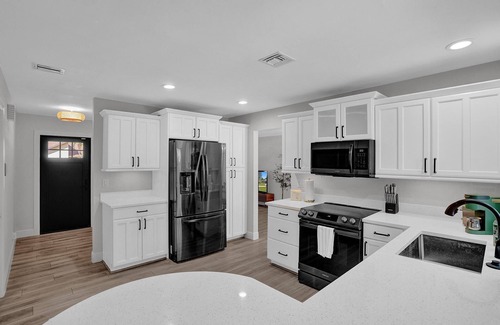 Tropic Palms Casa | Cozy and comfortable pool house!