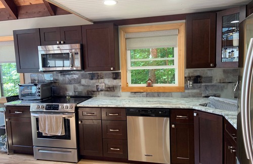 Union Casa | Cozy and Comfortable "A" Frame Chalet minutes from Downtown Wolfeboro