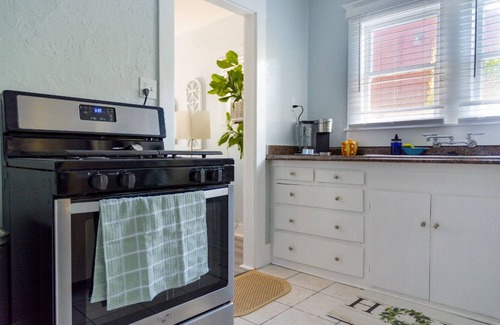 Eastside Apartamento | Cozy and Peaceful Get-a-way Home