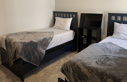 Edmond Casa | COZY AND PEACEFUL HOME