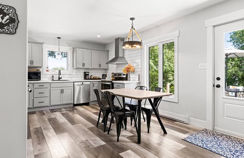 Cormierville Cabaña | Cozy and peaceful Ocean view modern cottage W/ hot tub and outdoor oasis