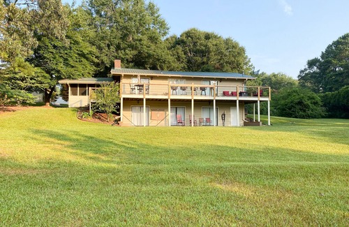 Westminster Casa | Cozy and Quiet Lake House- 30 Minutes from Clemson