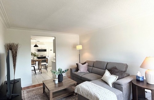 Sudbury Casa | Cozy and Spacious Main Floor 3 Bedroom