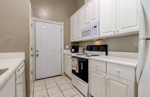 Tallahassee Casa | ❤️💛 Cozy and Spacious Cottage ⭐️ Comfortable ⭐️ Spacious ⭐️ Next to FSU ❤️💛