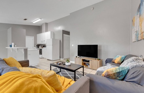 Tallahassee Casa | ❤️💛 Cozy and Spacious Cottage ⭐️ Comfortable ⭐️ Spacious ⭐️ Next to FSU ❤️💛