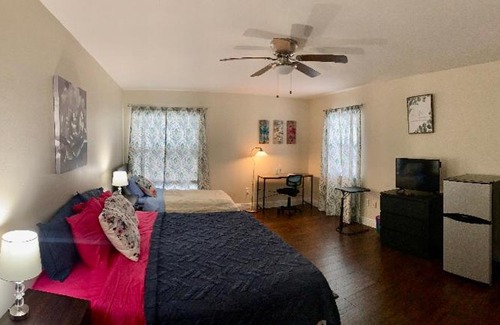 Land O' Lakes Casa | Cozy and spacious family bedroom in Land O’ Lakes