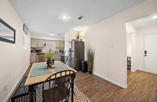 El Lago Casa | Cozy and Stylish 3-Bedroom Sanctuary