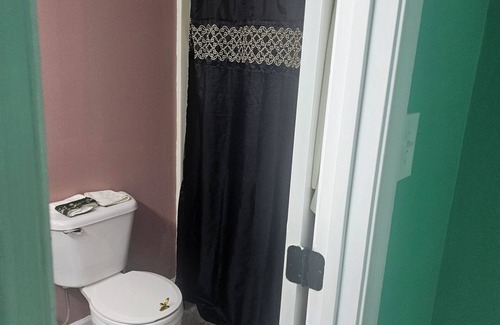 Fredericksburg Casa | Cozy and unique. In the middle of FXBG