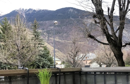 Saint-Jean-de-Maurienne Apartamento | Cozy apartment near the train station