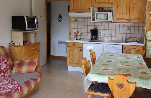 Saint-Jean-de-Sixt Apartamento | Piso para 4-6 personas en el corazón del pueblo, cerca de La Clusaz (BLA003)
