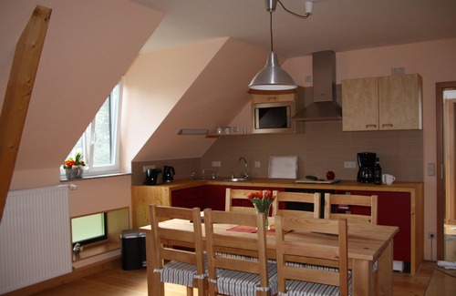 Halbendorf Condominio | Acogedor apartamento, cerca del lago con instalaciones de esquí acuático, muy buenos senderos para bicicletas.