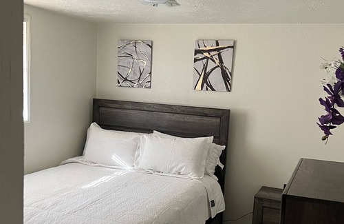 Deming Apartamento | Cozy apartment in a quiet area with covered parking. Gulf course close.